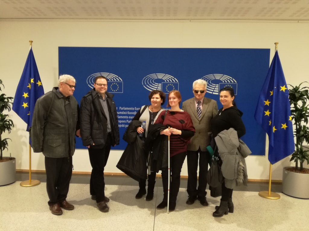 Účastníci  Štvrtého Európskeho parlamentu ľudí so zdravotným postihnutím zo Slovenska
